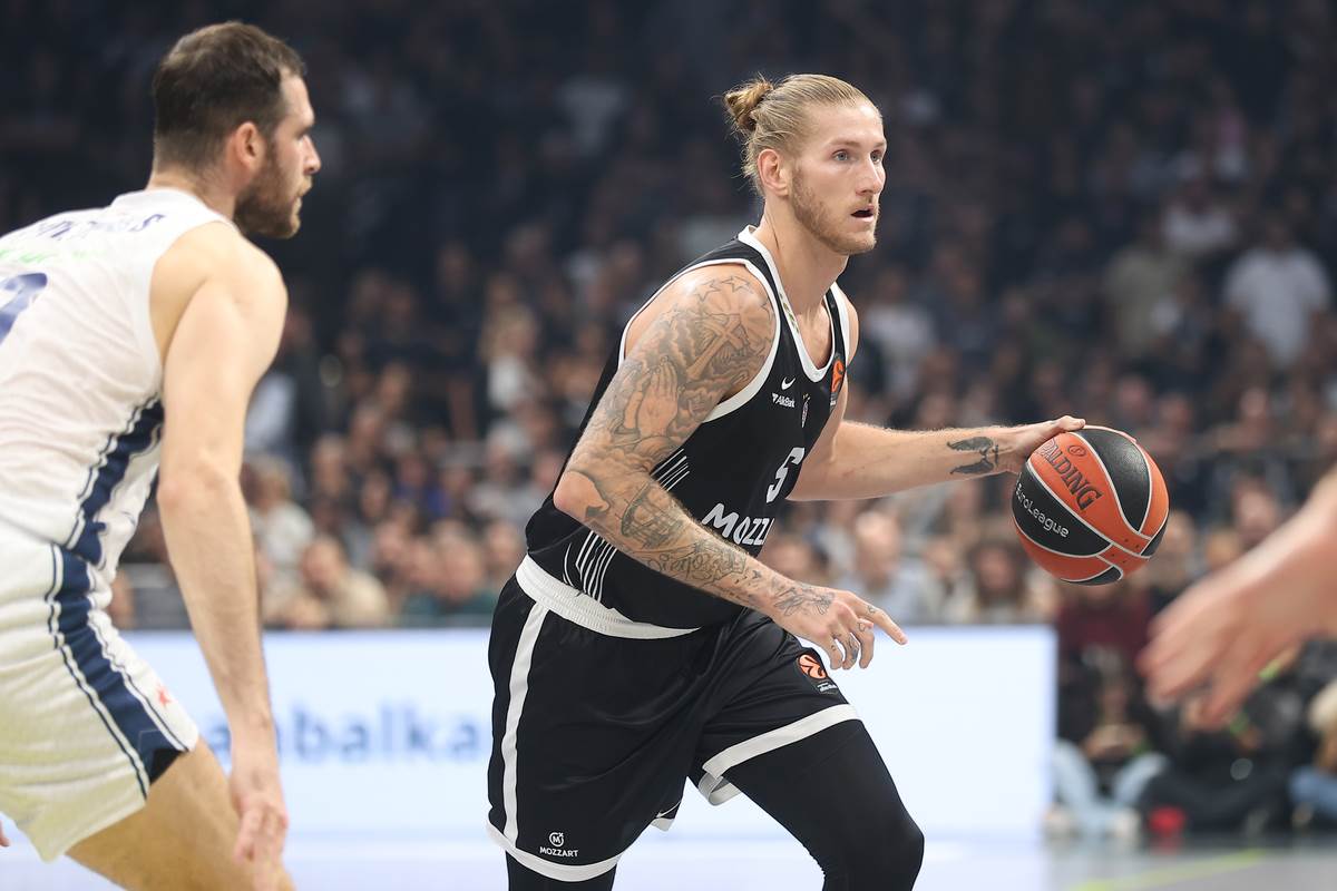 Partizan - Efes  (4).JPG