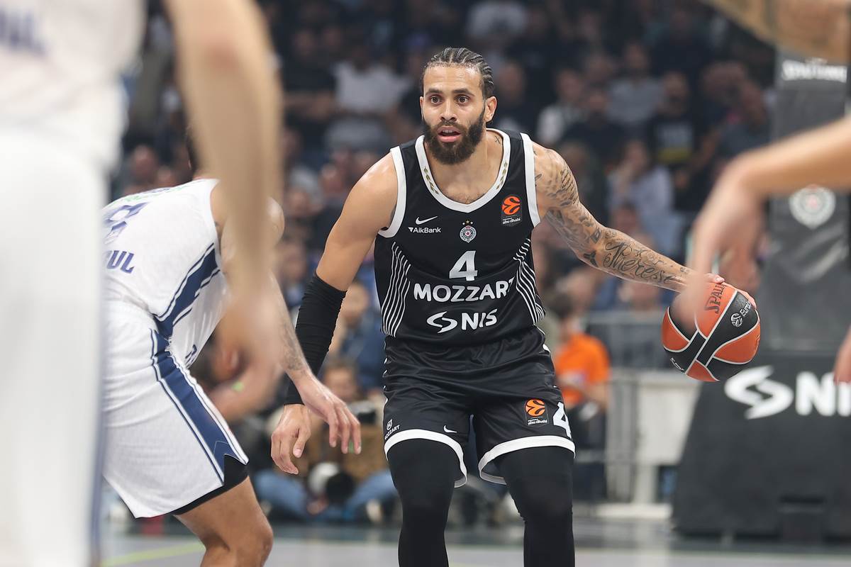 Partizan - Efes  (11).JPG