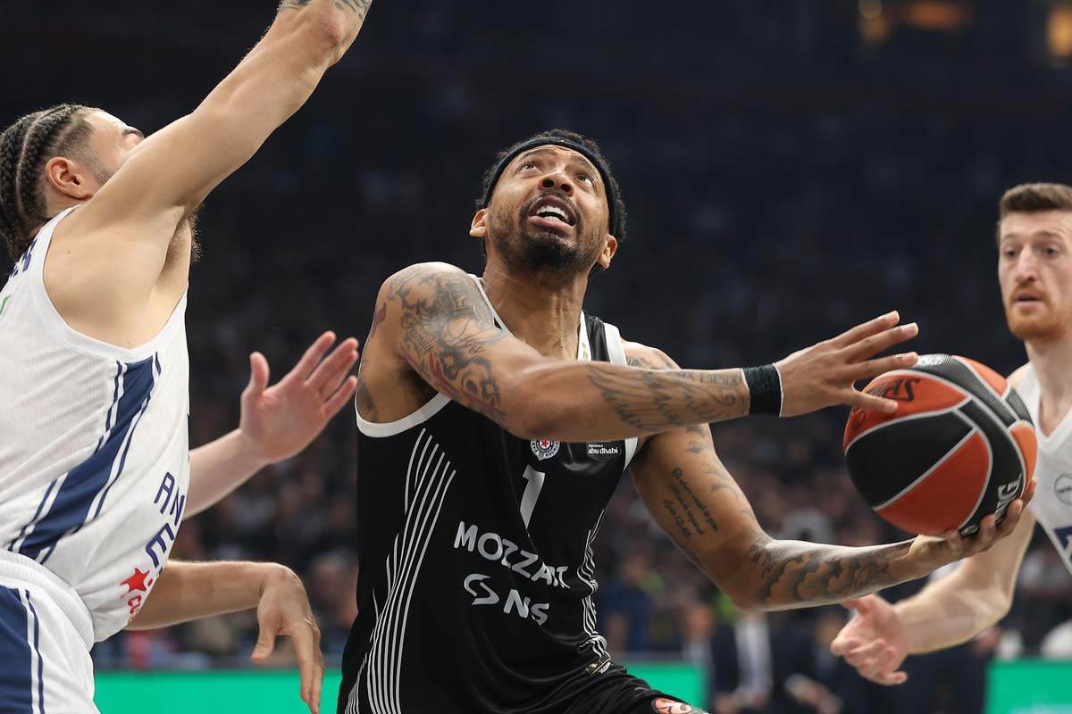Partizan - Efes 2.jpg