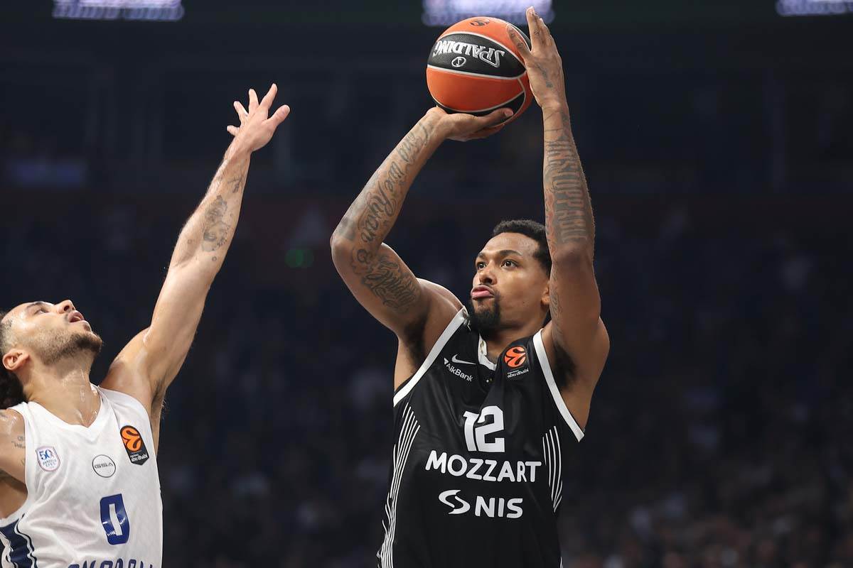 Partizan - Efes 9.jpg