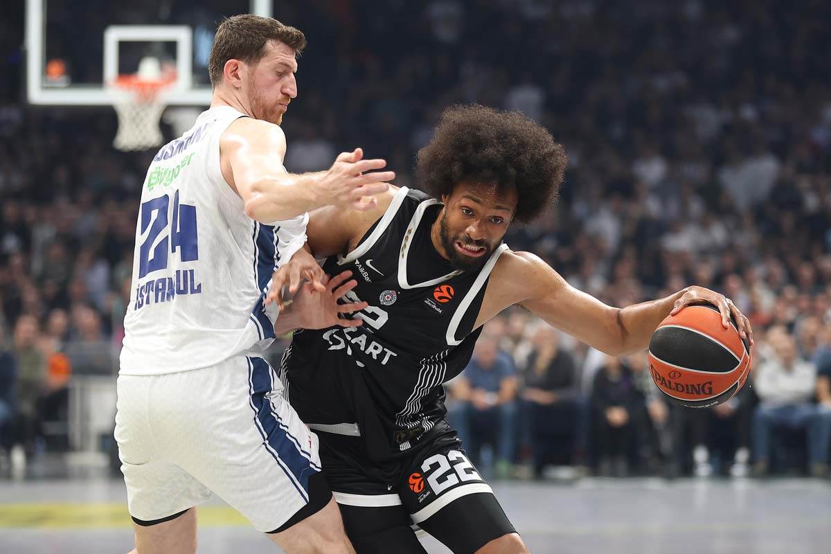 Partizan - Efes 14.jpg