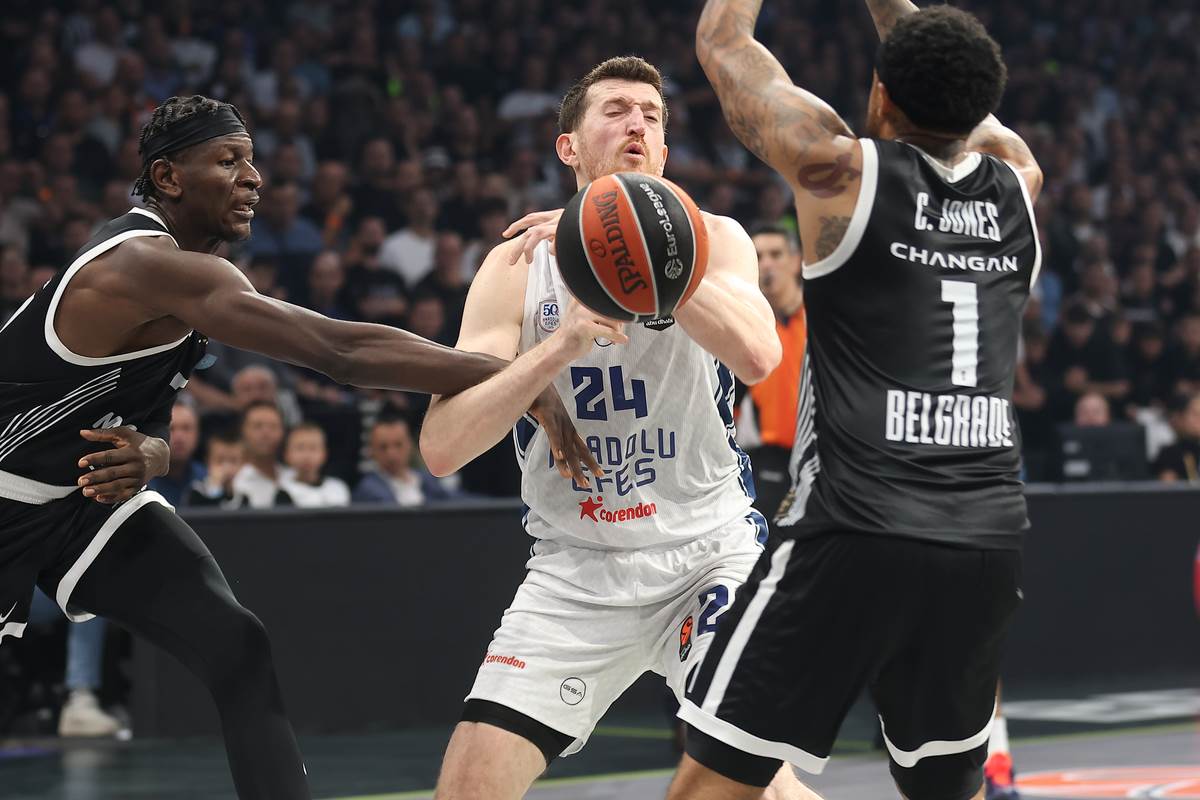 Partizan - Efes  (8).JPG