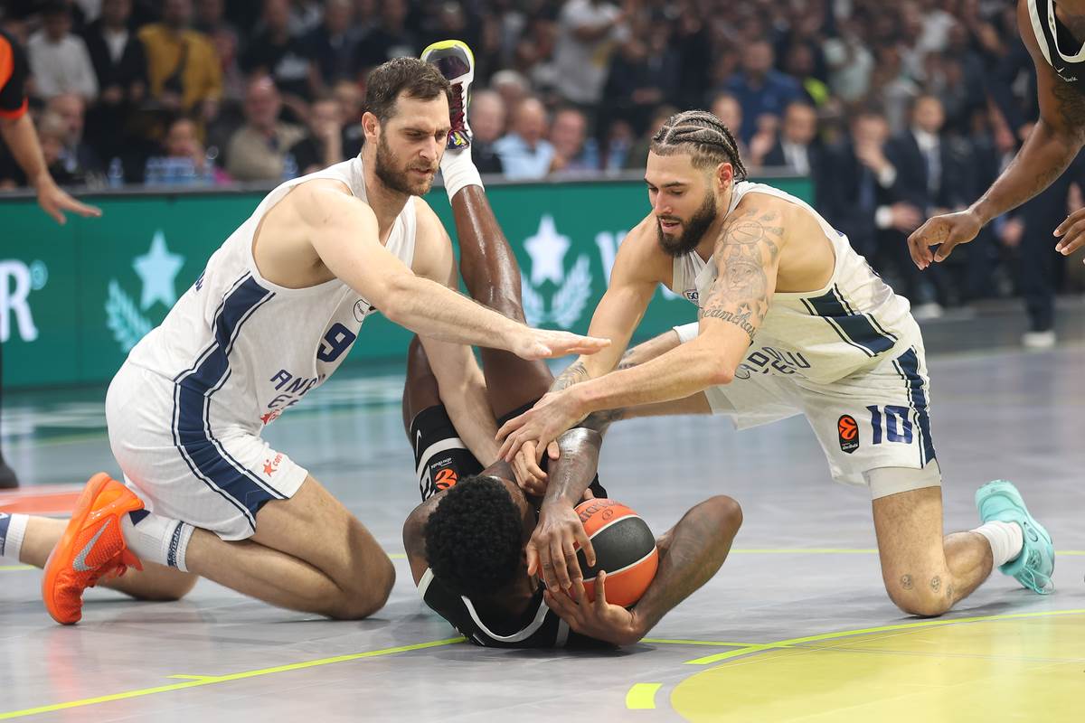 Partizan - Efes  (12).JPG