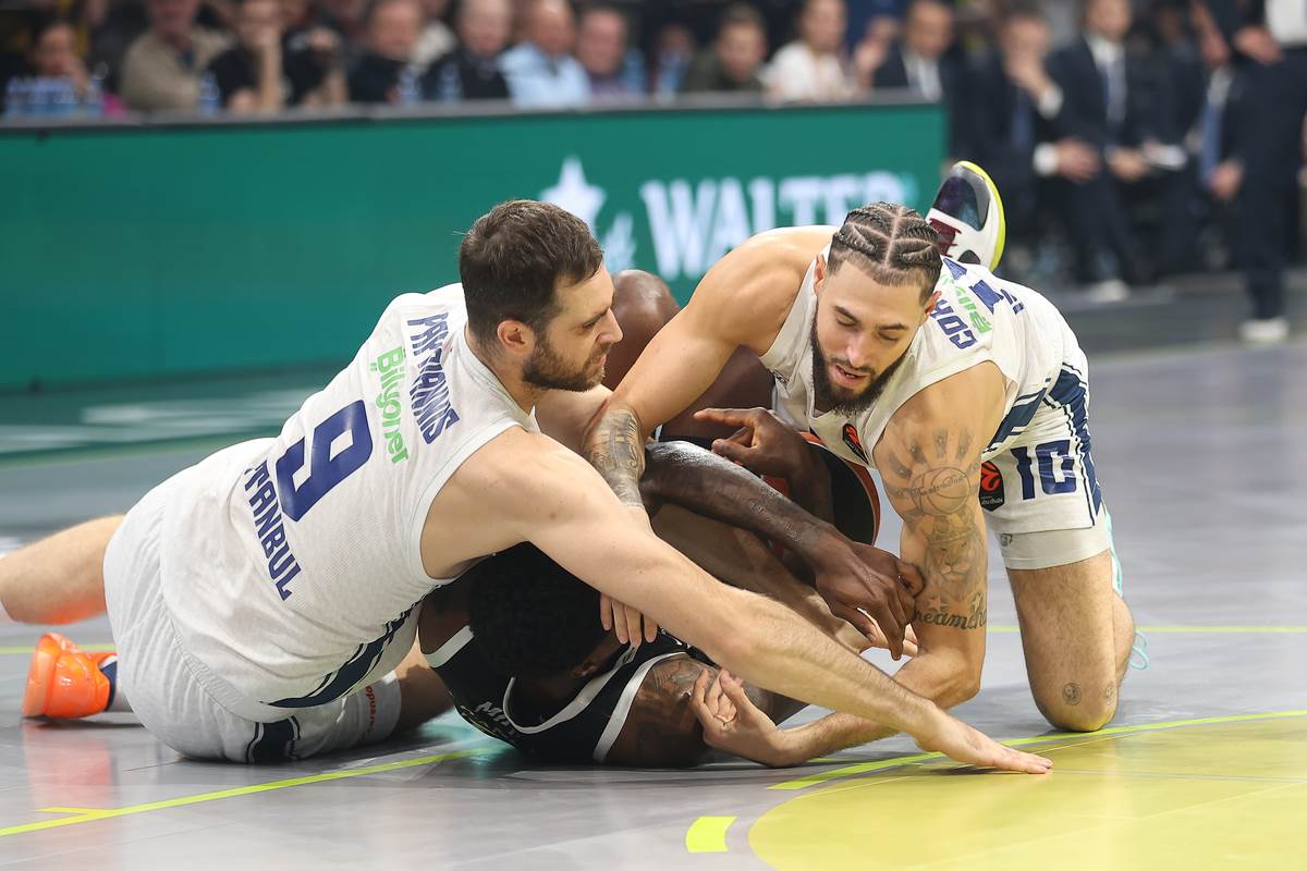 Partizan - Efes  (13).JPG