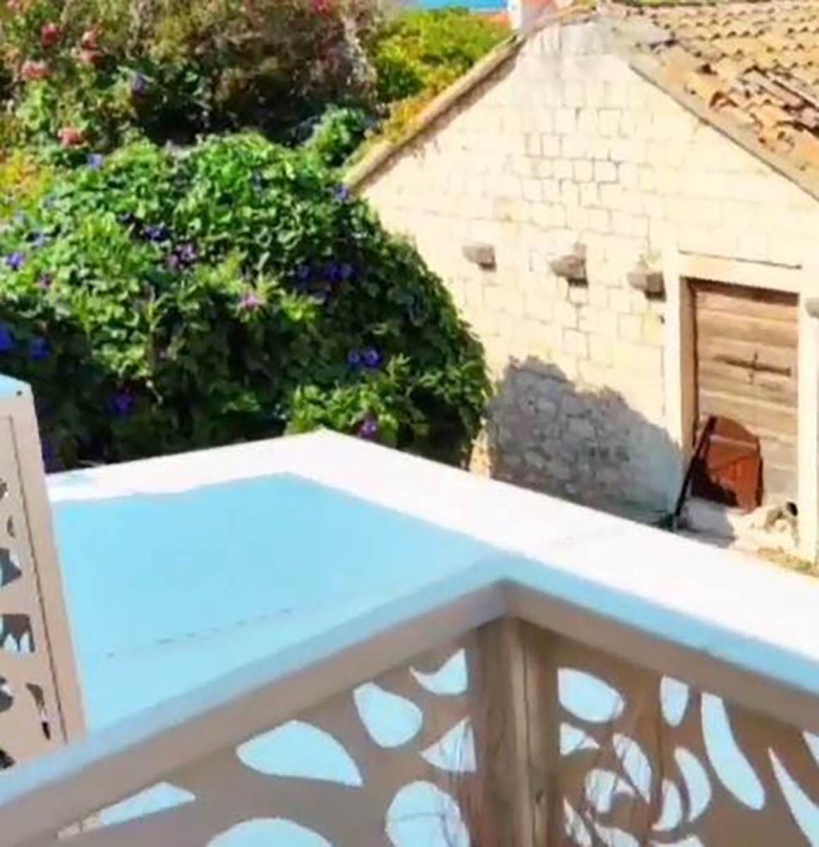 Kuća Danijele Dvornik na Braču 7.jpg