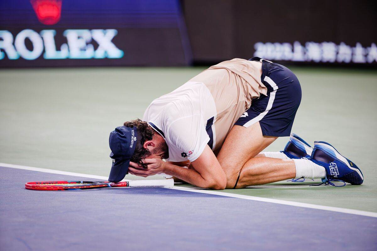 Valentin Vašero proslavlja pobedu posle plasmana u polufinale Šangaja