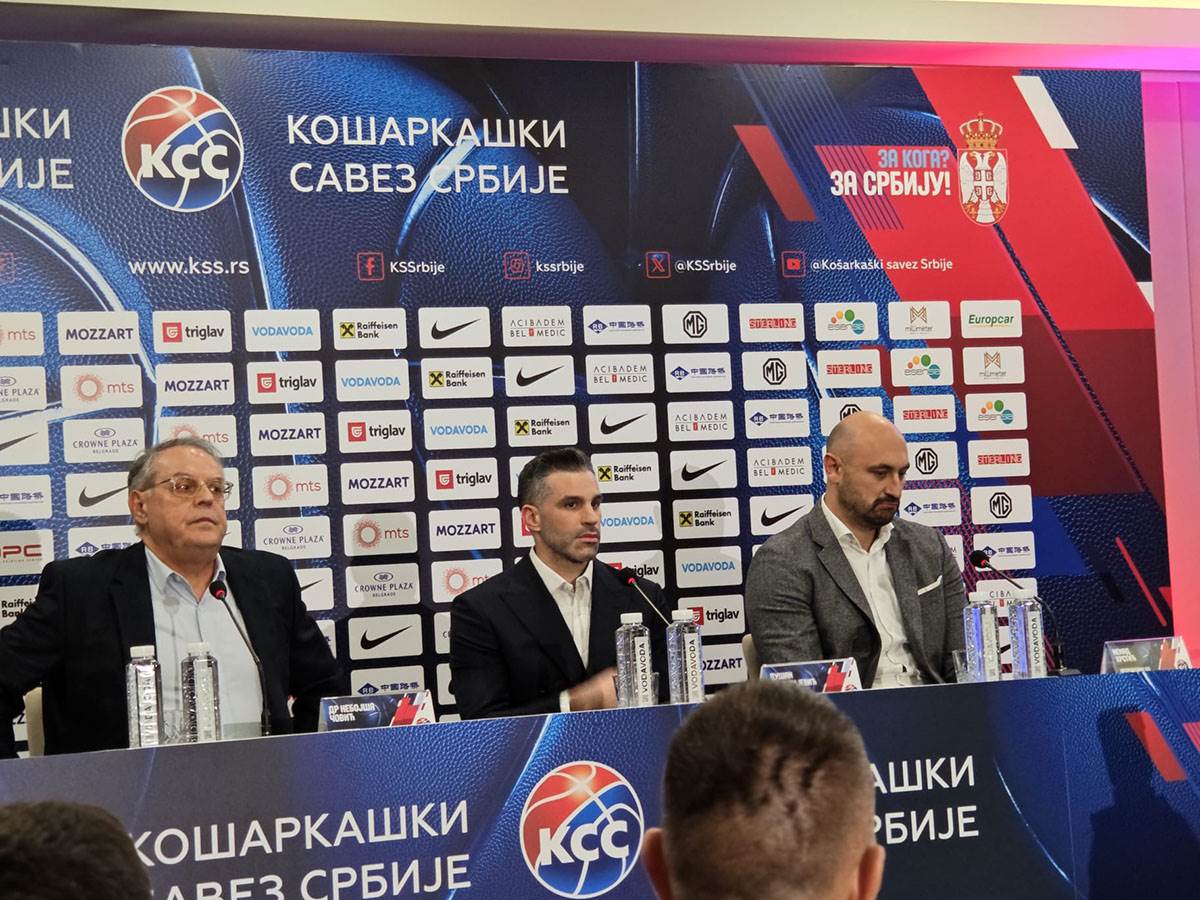 Dušan Alimpijević, konferencija za medije (7).jpg