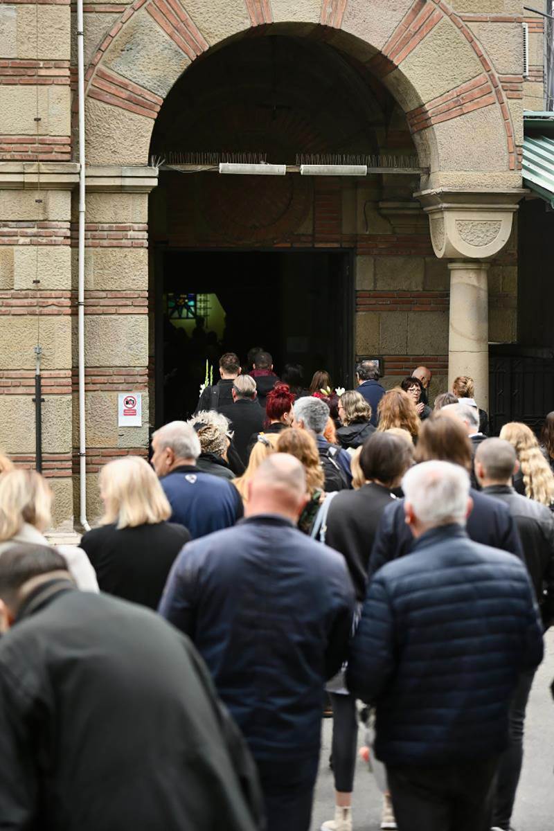 Završen ispraćaj za kremaciju Zdravka Šotre