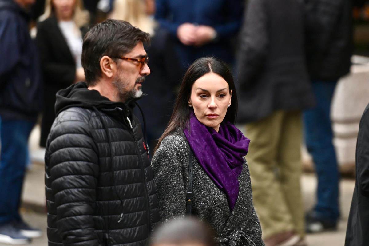 Ispraćaj za kremaciju proslavljenog reditelja i scenariste Zdravka Šotre (33).jpg