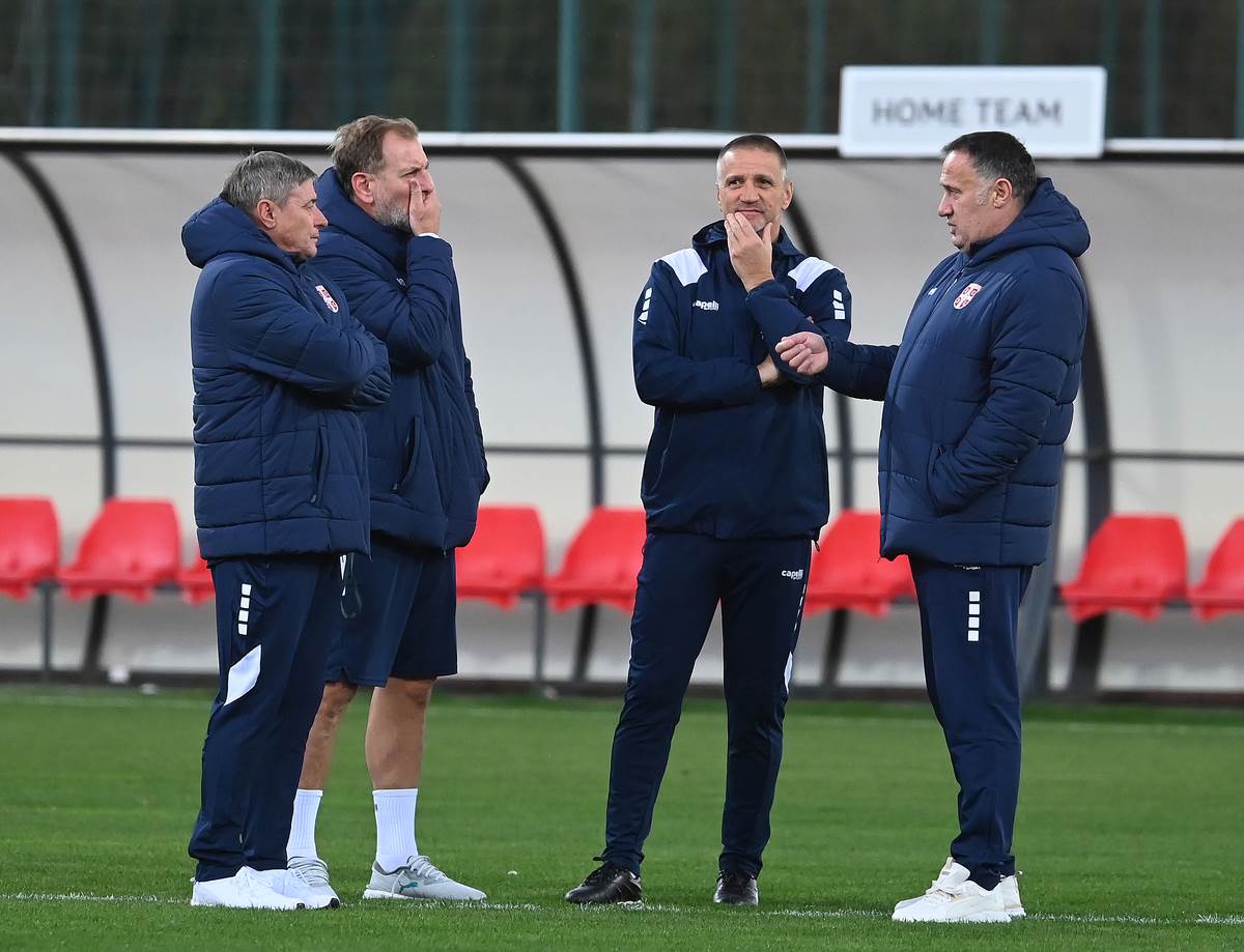 Zoran Bata Mirković sa Draganom Stojkovićem Piksijem na treningu Srbije