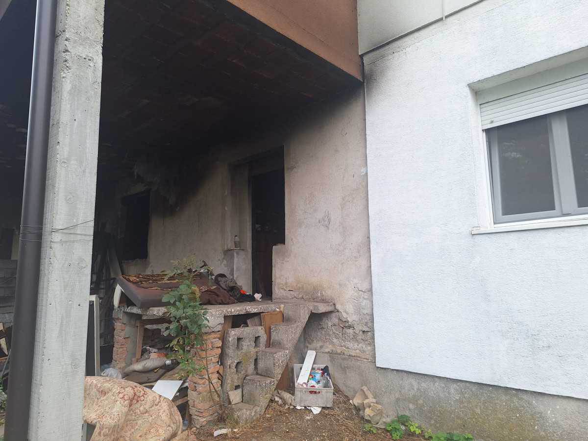 Požar u Batajnici (5).jpg