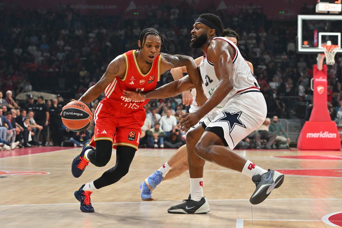 Tajson Karter košarkaš Crvene zvezde na meču protiv Armanija