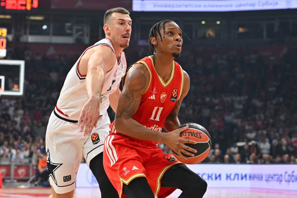 Tajson Karter košarkaš Crvene zvezde na meču protiv Armanija