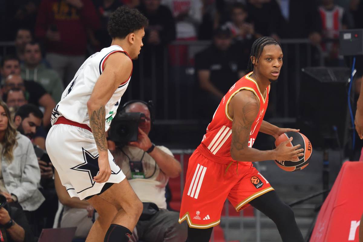 Tajson Karter košarkaš Crvene zvezde na meču protiv Armanija