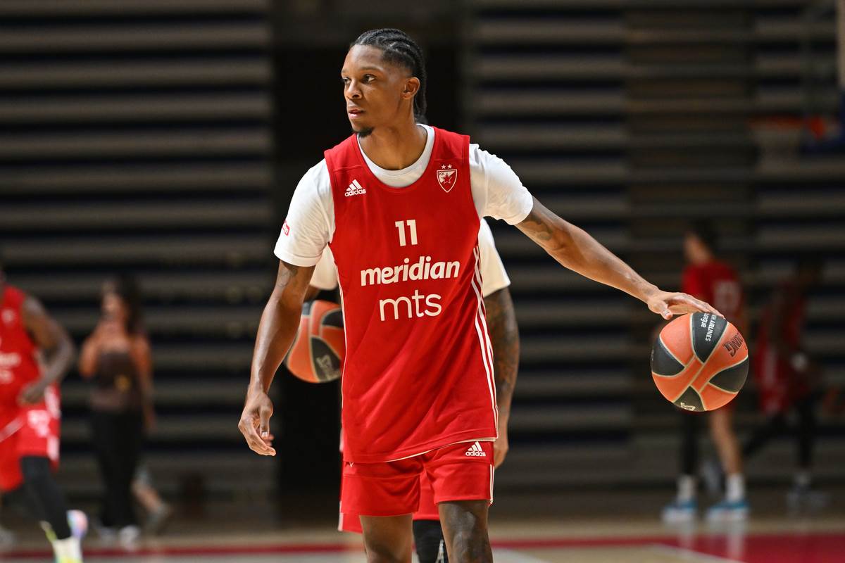 Tajson Karter košarkaš Crvene zvezde na treningu