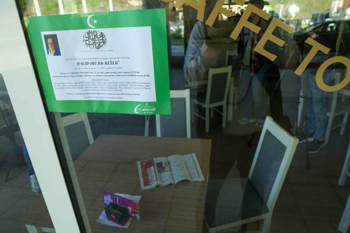 Poslednje što je ostalo od Halida Bešlića u kafiću na njegovoj pumpi (1).jpg