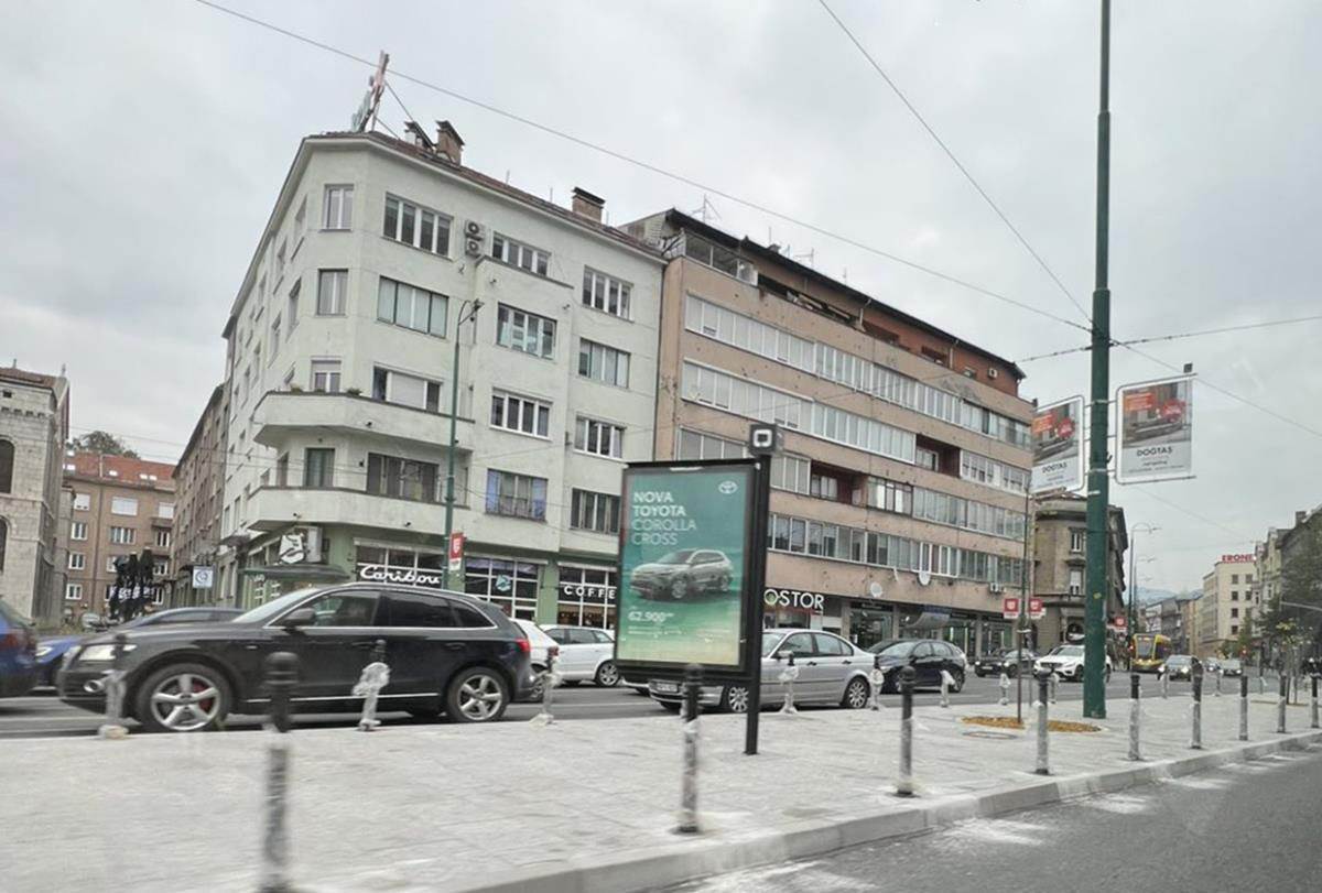 Sarajevo pred sahranu Halida Bešlić (5).jpg