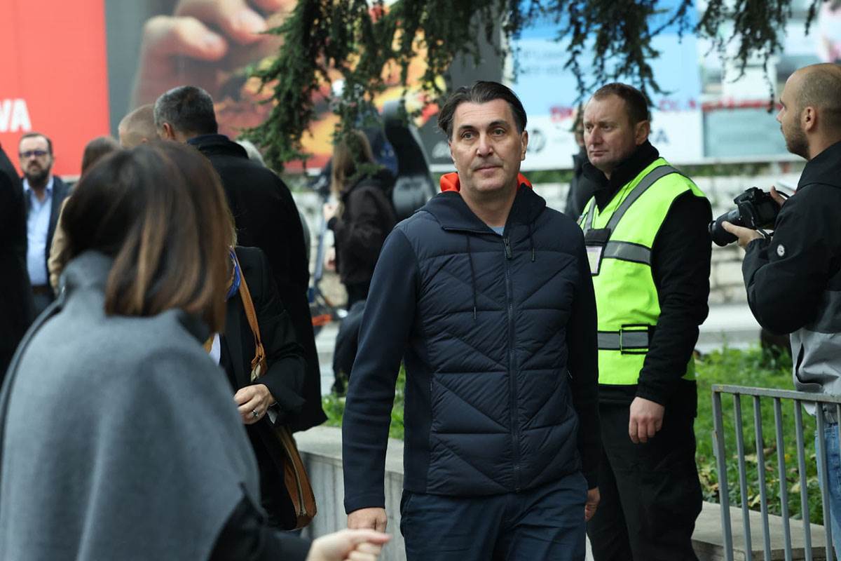 Sahrana Halida Bešlića (40).jpg