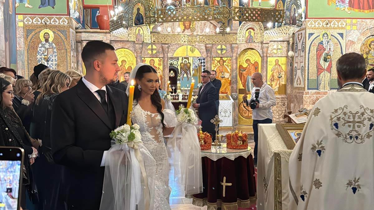 Ceremonija venčanja Uroša Živkovića i Jovane 2.jpg