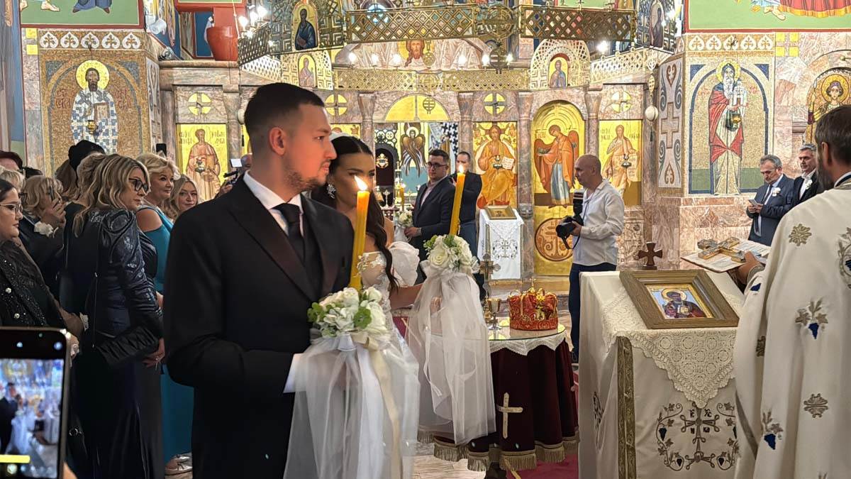 Ceremonija venčanja Uroša Živkovića i Jovane 5.jpg