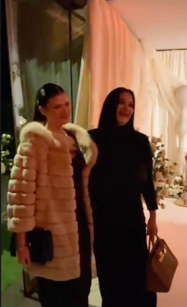 Jana Todorović prvi put sa ćerkom u javnosti nakon drame kod Viki Miljković 3.jpg