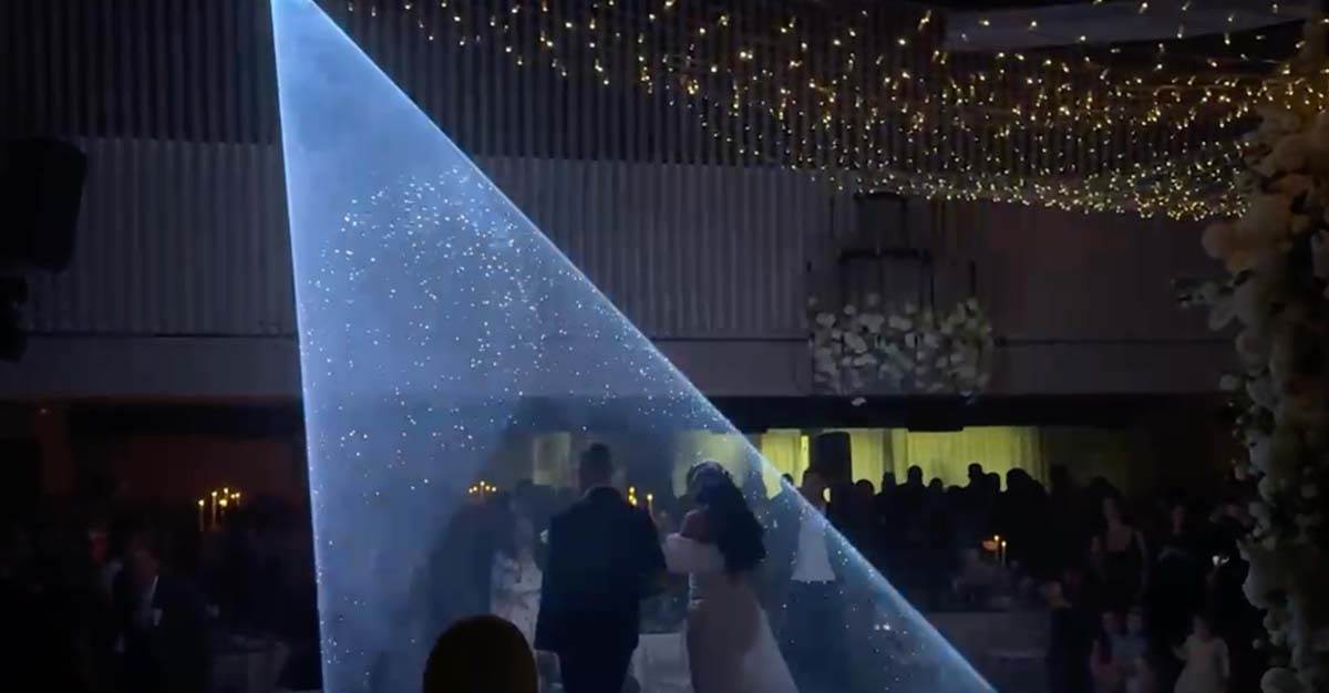 Prvi ples Uroša Živkovića sa suprugom 1.jpg