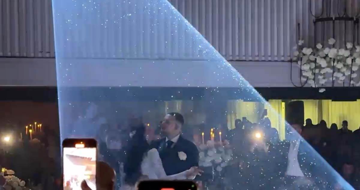 Prvi ples Uroša Živkovića sa suprugom 4.jpg