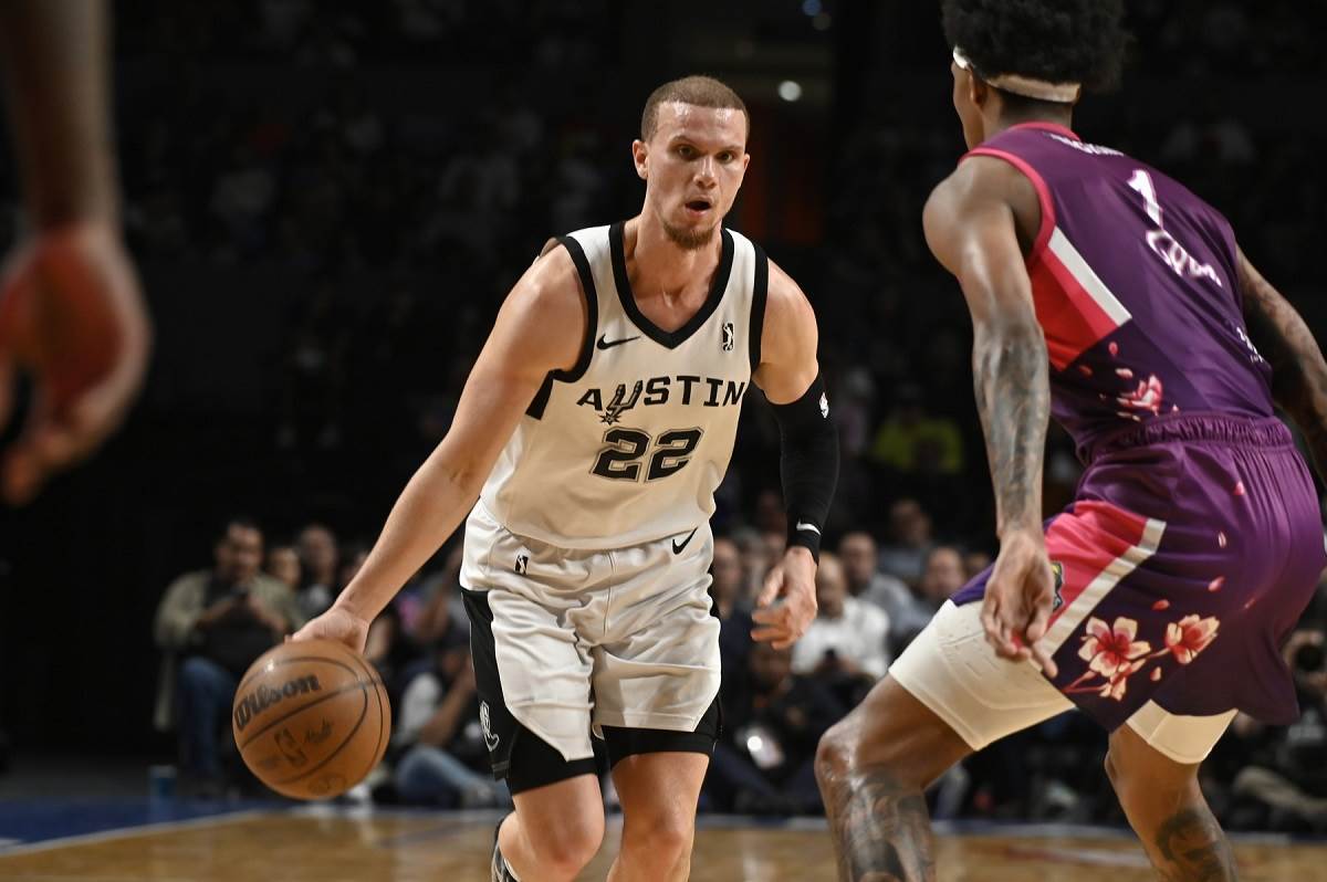 Malači Flin u dresu Ostin Sparsa