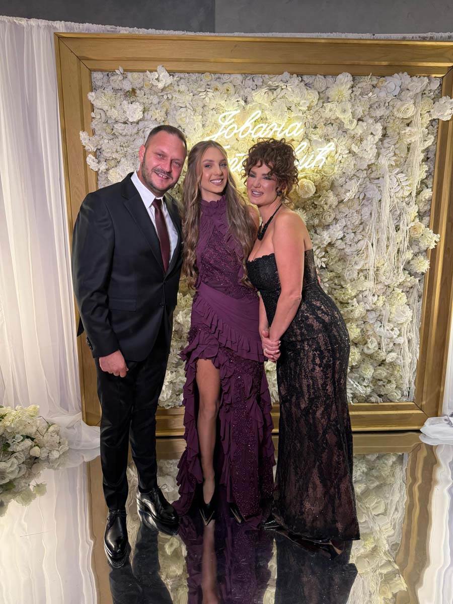 Dejan Petrović proslavlja ćerki 18. rođendan na Zlatiboru 3.jpg