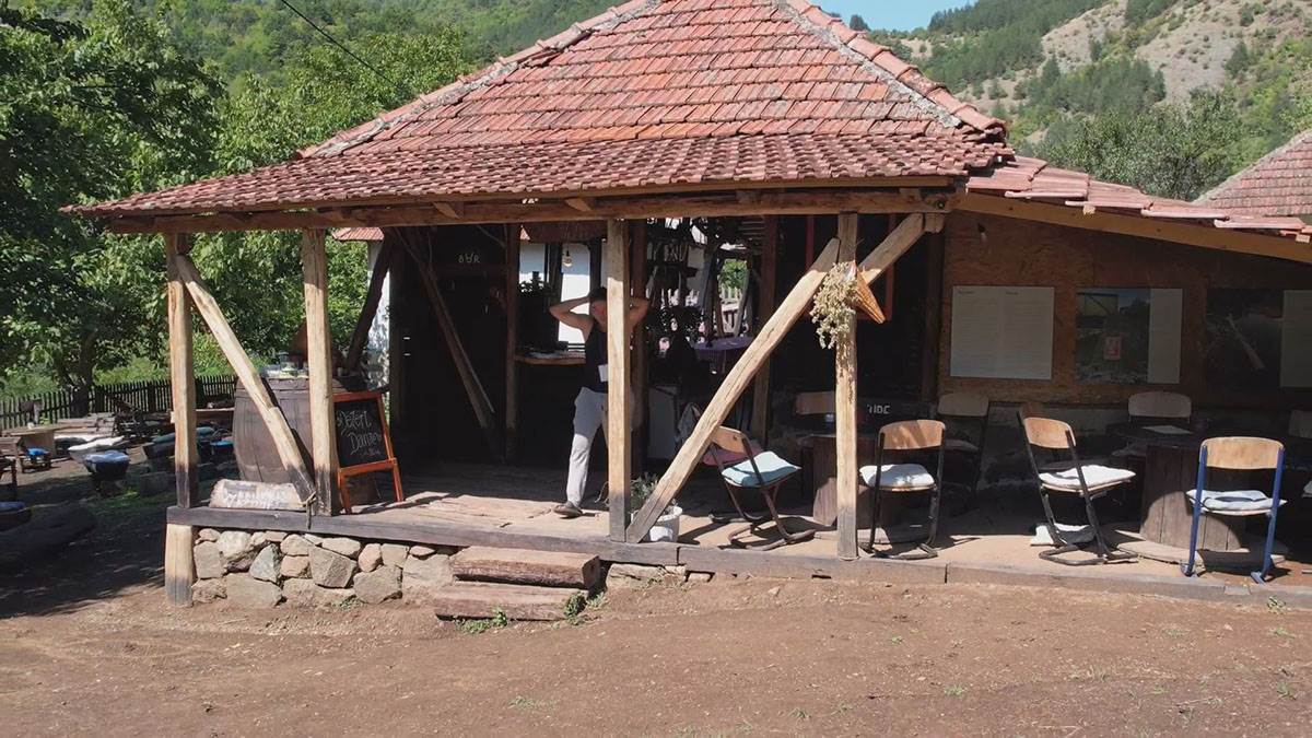 Diego iz Argentine prešao pola sveta da bi došao u Srbiju i volontirao (9).jpg