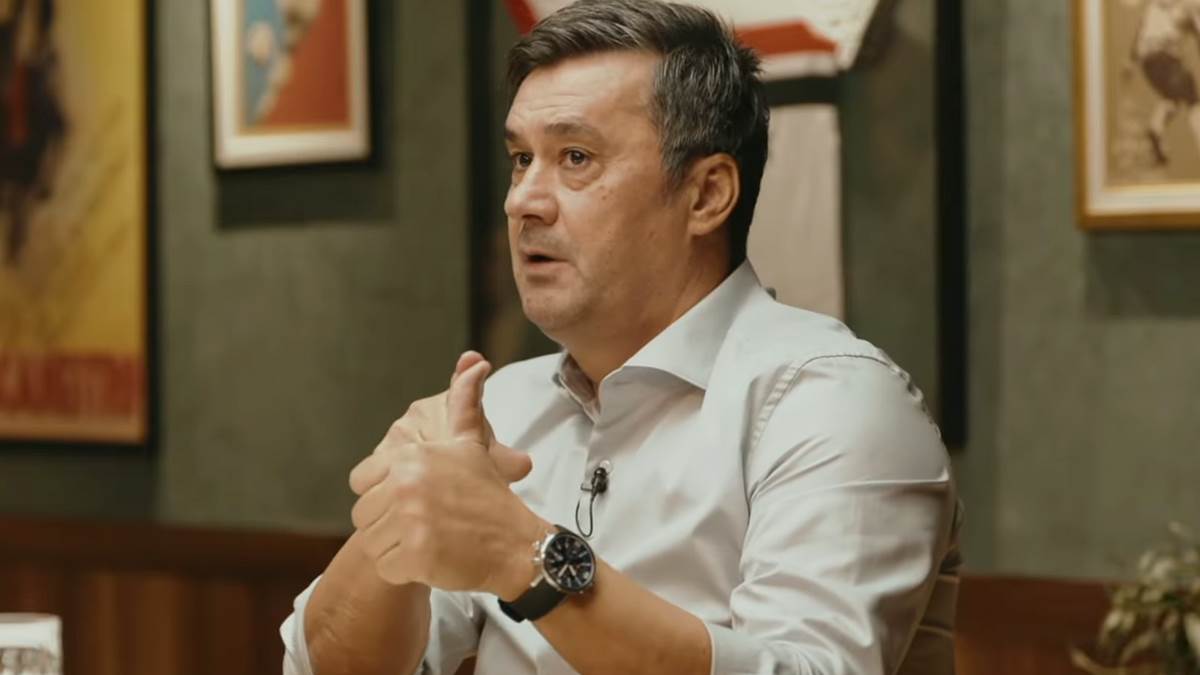 Rade Bogdanović u emisiji nabraja fudbalere koji bi igrali za Srbiju.