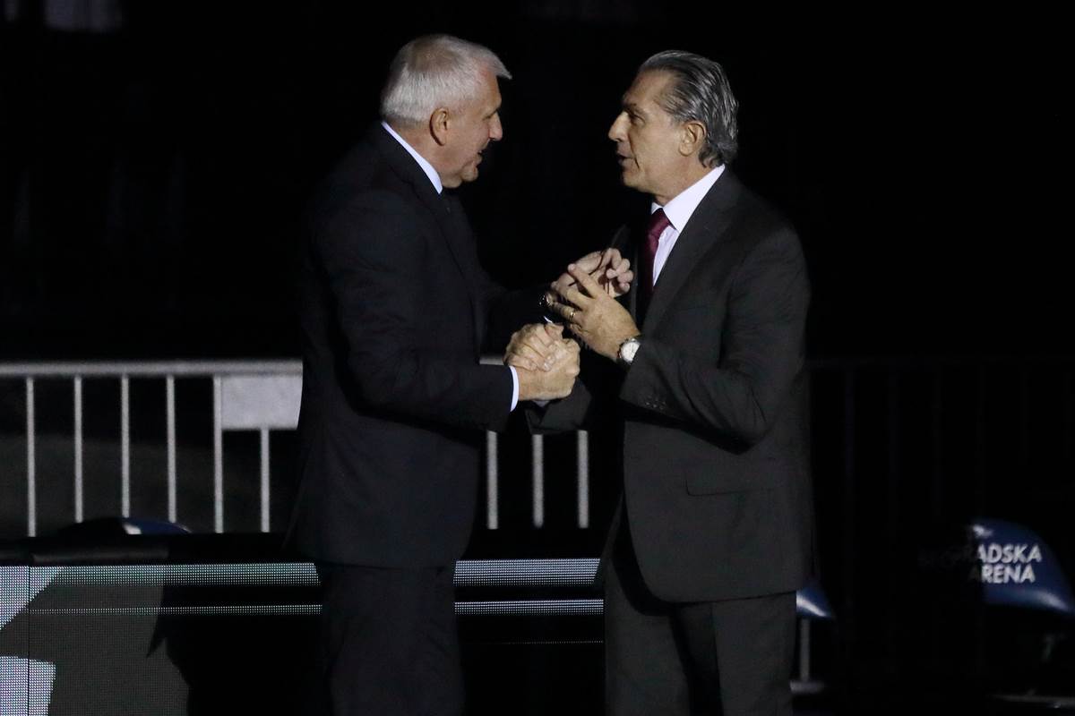 Željko Obradović i Serđo Skariolo se srdačno pozdravljaju