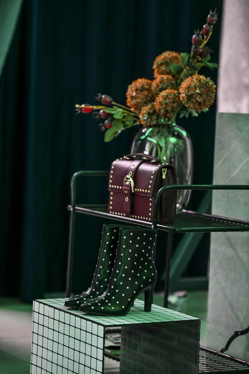 Deichmann 13 copy.jpg