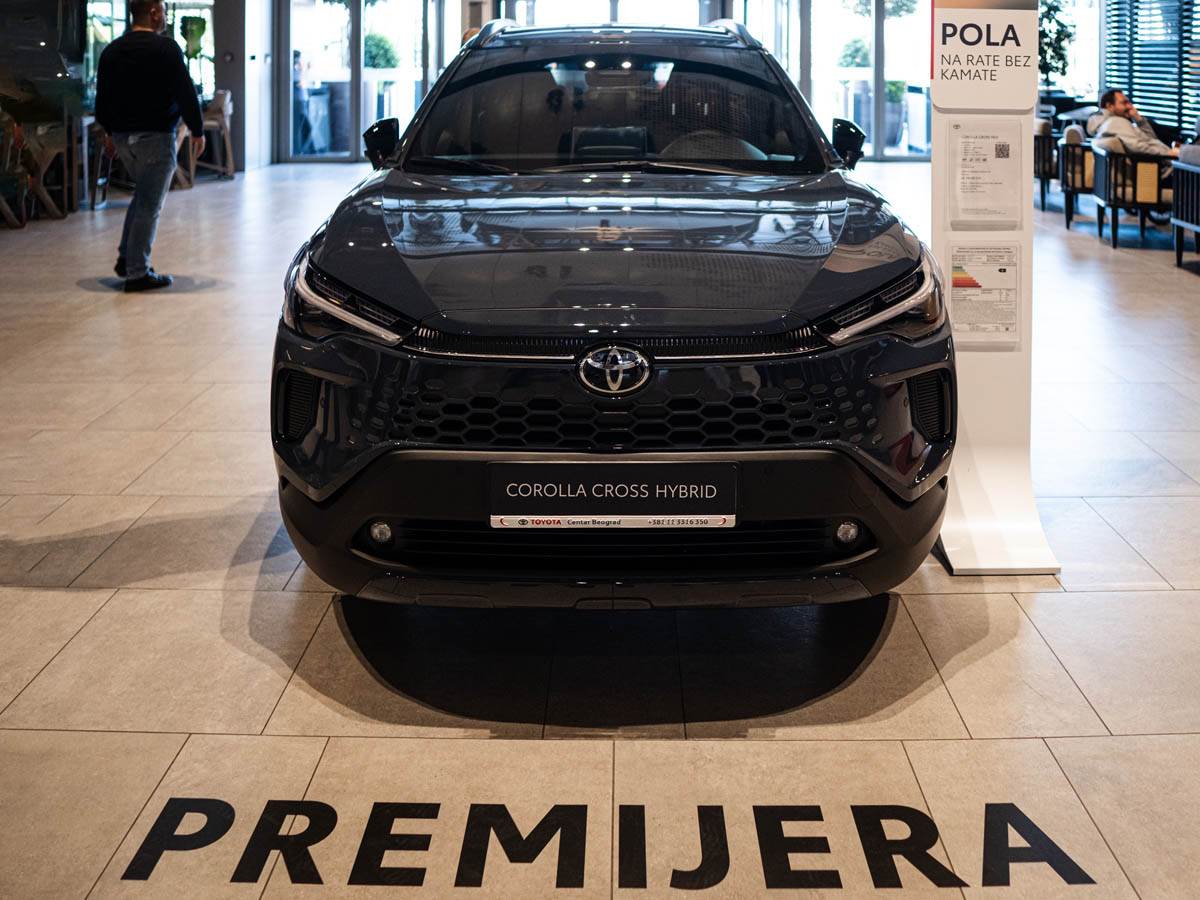 tpypta_corola_cross_stefan_stojanović_ (2).jpg
