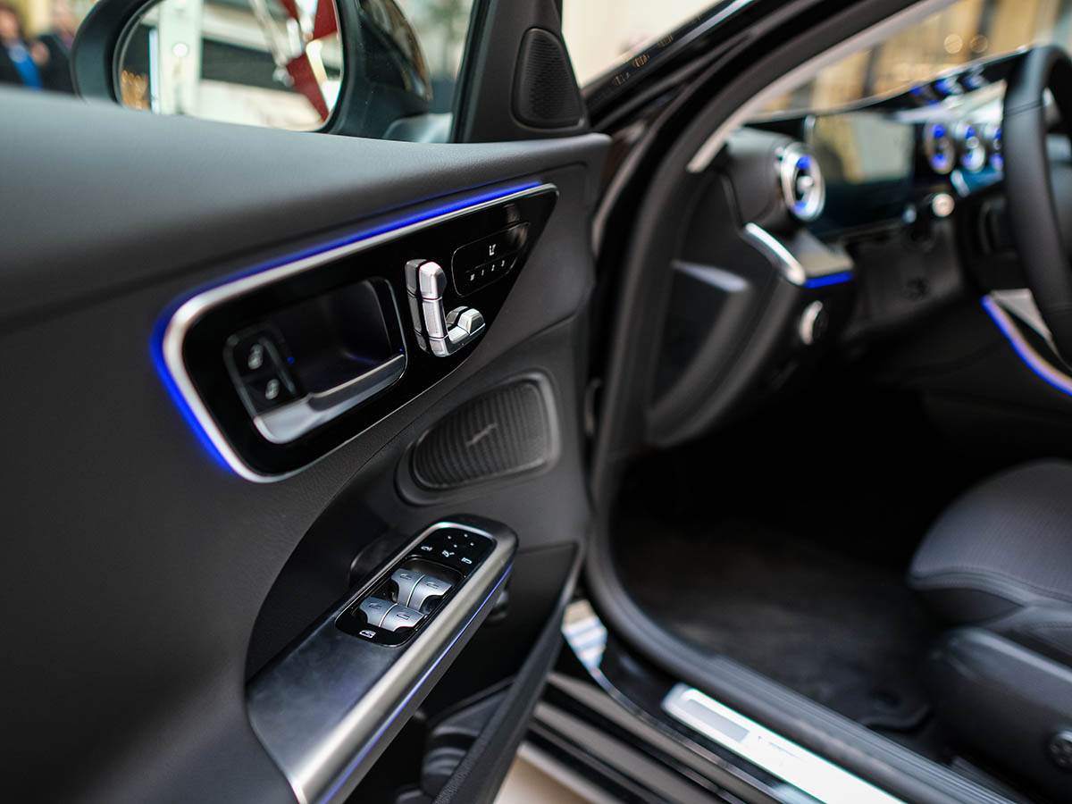 Mercedes Benz  C-Klasa (2).jpg