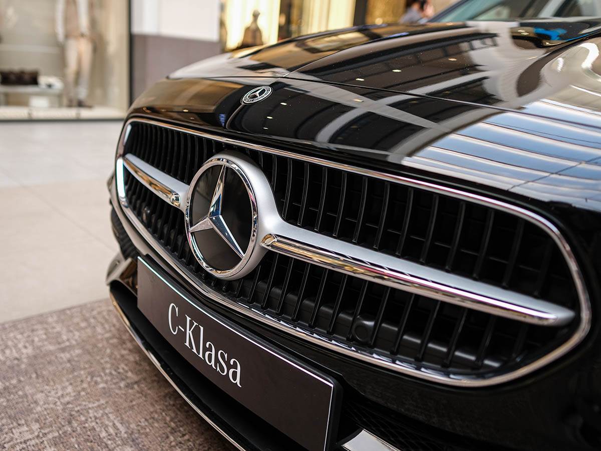 Mercedes Benz C-Klasa (5).jpg