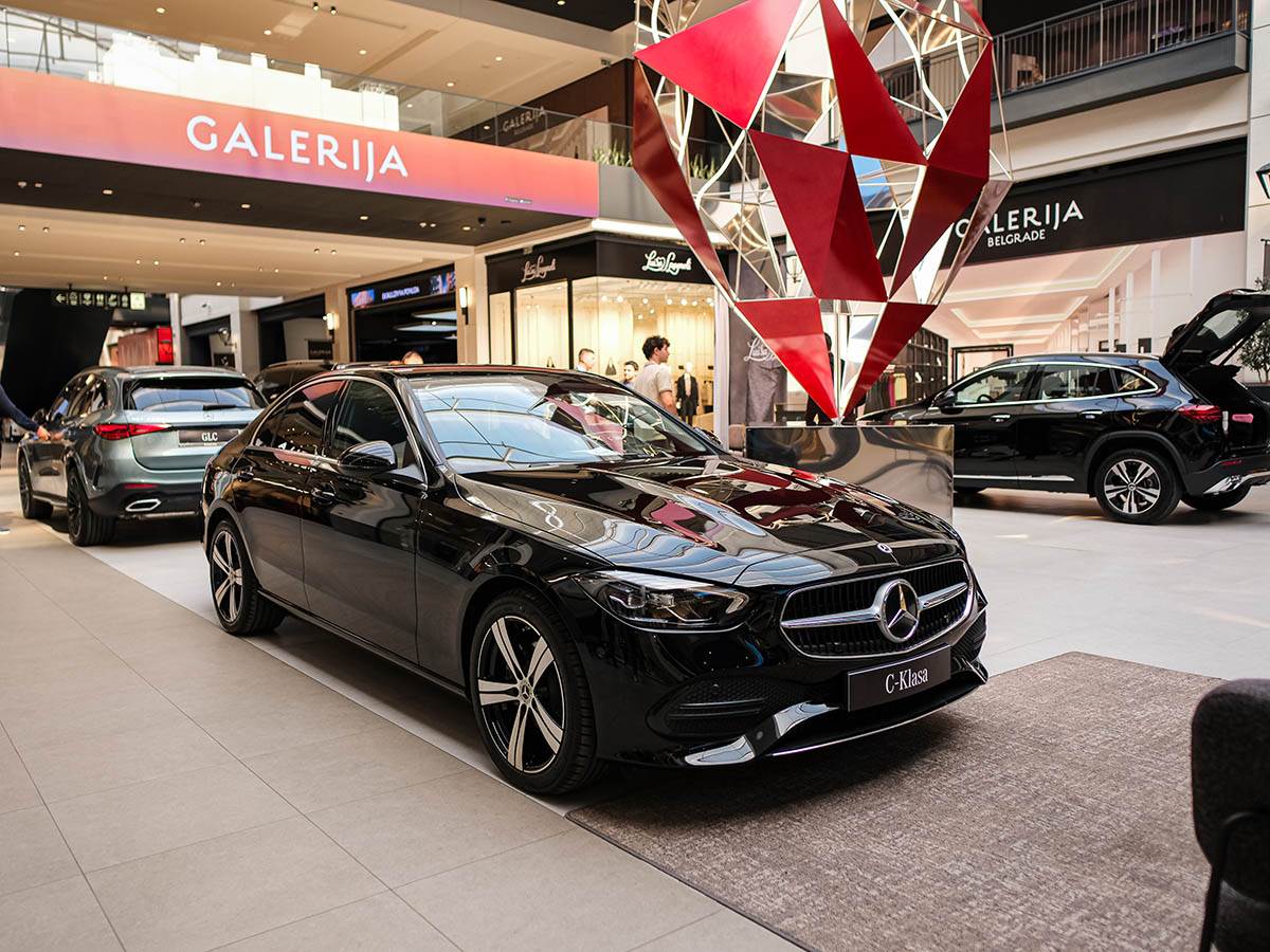 Mercedes Benz C-Klasa (6).jpg