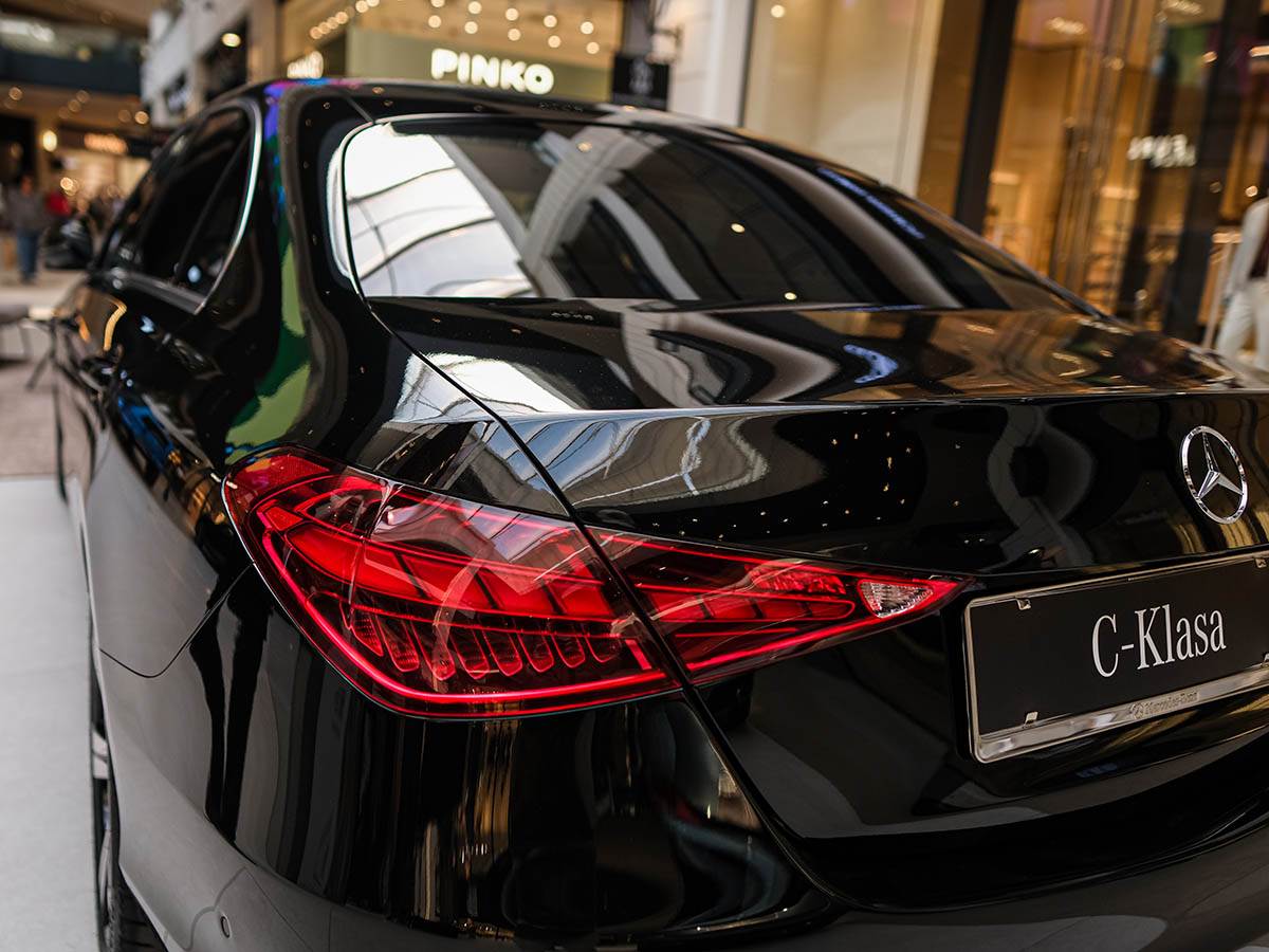 Mercedes Benz C-Klasa (8).jpg