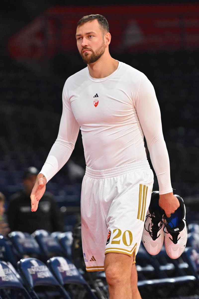 Zvezda - Real Madrid (1).JPG