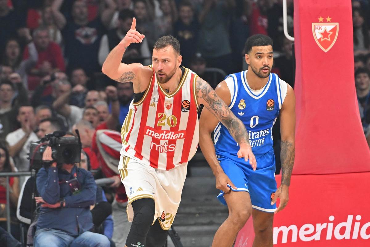 Zvezda - Real Madrid (49).JPG