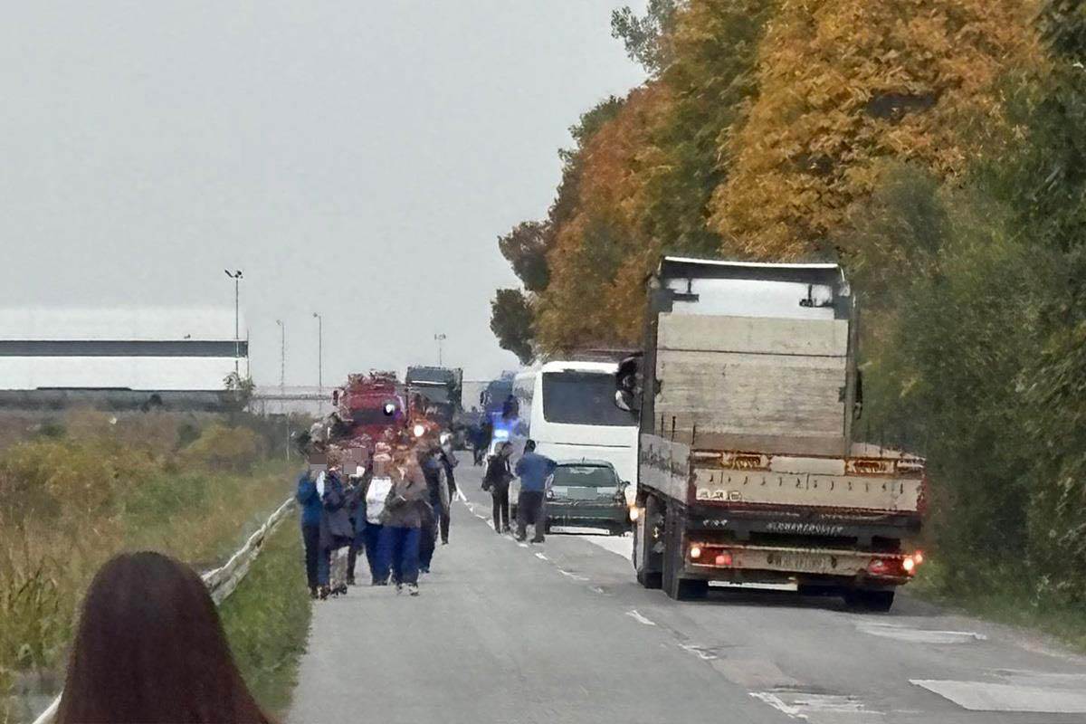 Prevrtanje autobusa 3.jpg