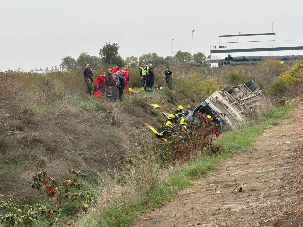 Prevrtanje autobusa 7.jpg