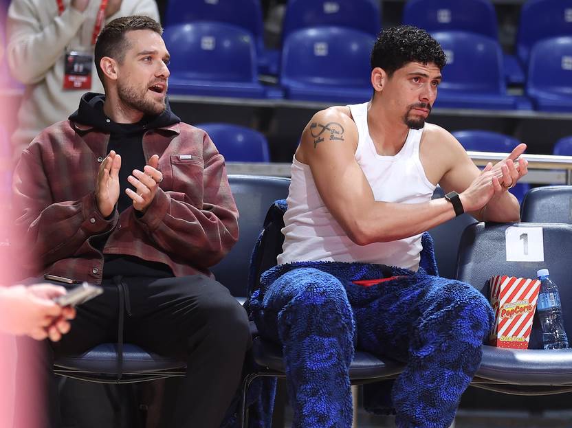 Fudbaleri Crvene zvezde na meču košarkaškog kluba.