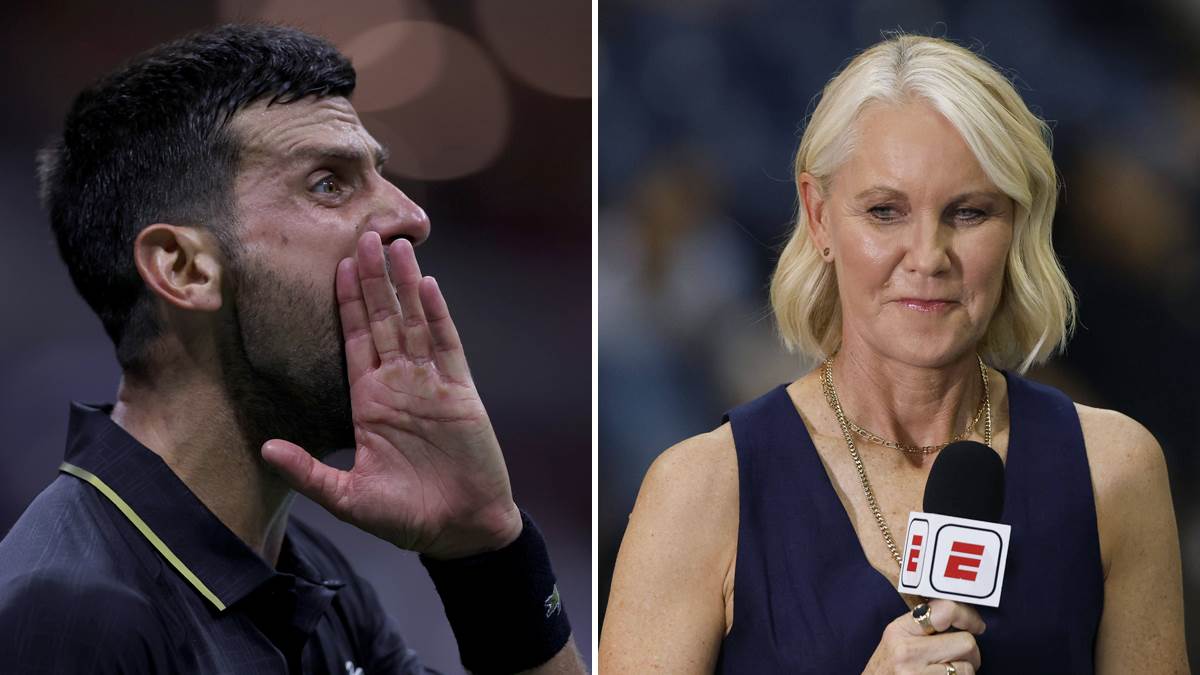 Novak Đoković viče, a Rene Stabs drži mikrofon ESPN.