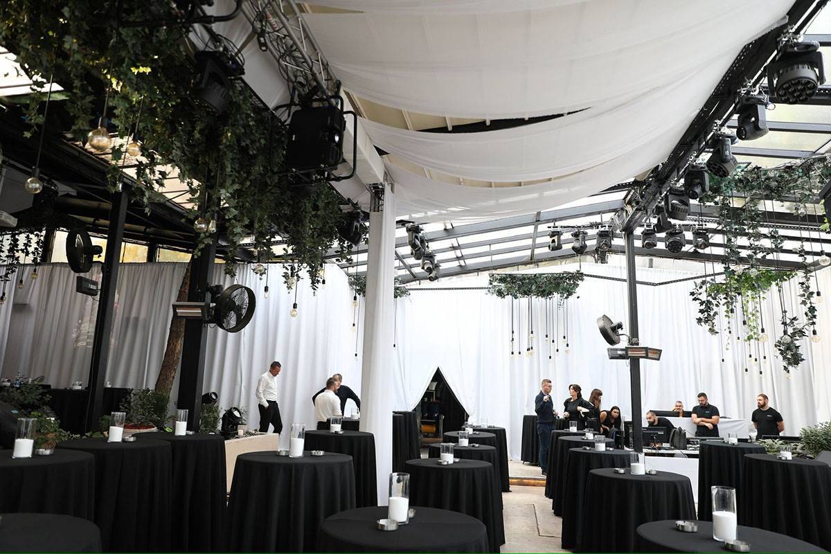 Dekoracija na promociji albuma Nataše Bekvalac (3).jpg