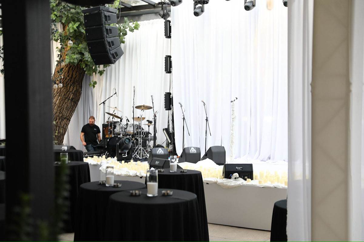 Dekoracija na promociji albuma Nataše Bekvalac (4).jpg