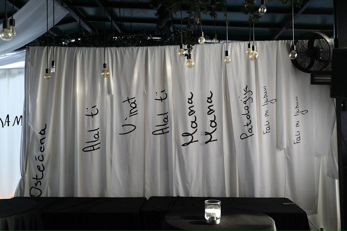 Dekoracija na promociji albuma Nataše Bekvalac (8).jpg