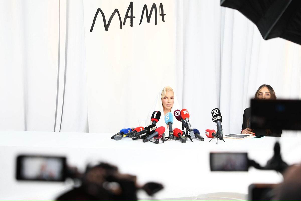 Nataša Bekvalac na promociji svog albuma (7).jpg