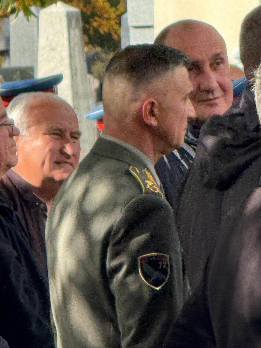 Novi zet Suzane Mančić stigao na sahranu Nebojše Pavkovića