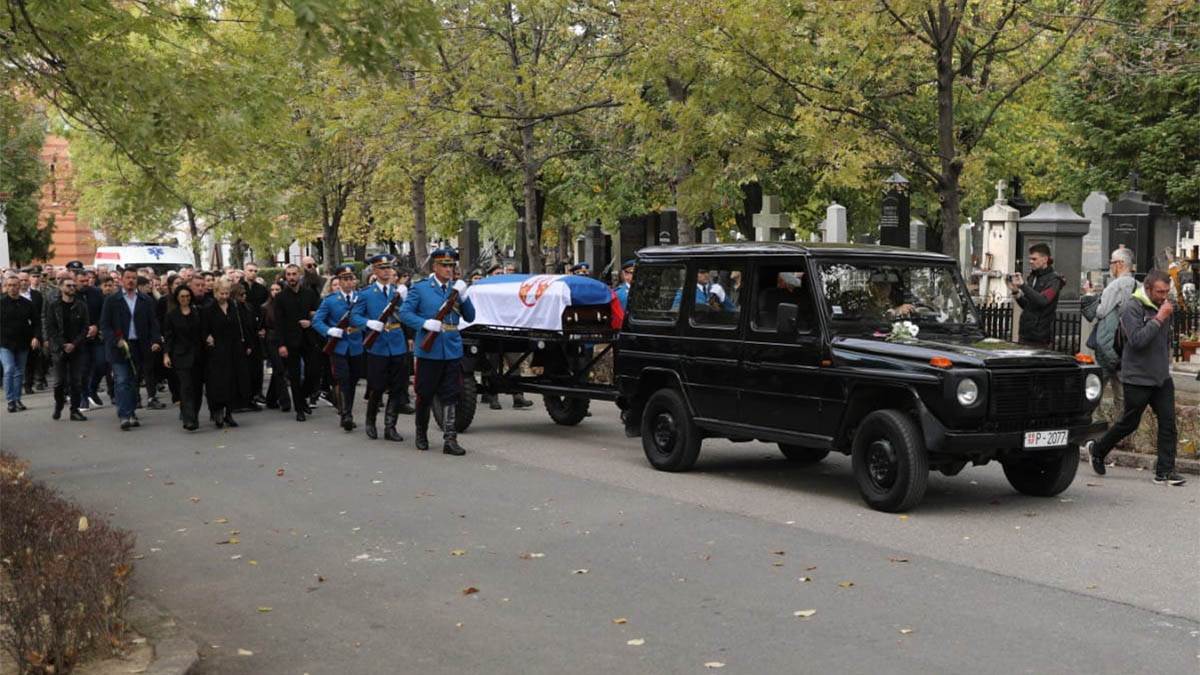 Spuštanje sanduka i porodica Pavkovića (6).jpg